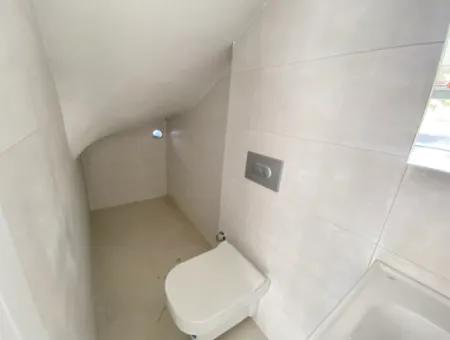 Ürkmez Plajına Çok Yakın Satılık Harika Villa Köşe Konumunda
