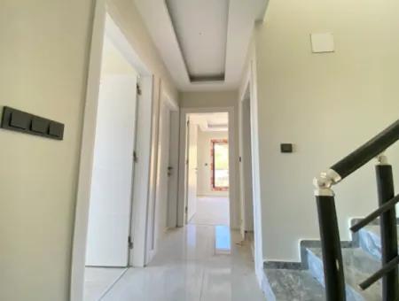 Ürkmez Plajına Çok Yakın Satılık Harika Villa Köşe Konumunda