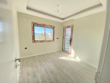 Ürkmez Plajına Çok Yakın Satılık Harika Villa Köşe Konumunda