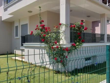 Özdere'de Denize Yakın Doğa Ve Deniz Manzaralı Satılık 6+1 Villa