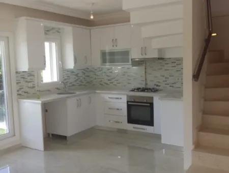 Özdere'de Denize Yakın Doğa Ve Deniz Manzaralı Satılık 6+1 Villa