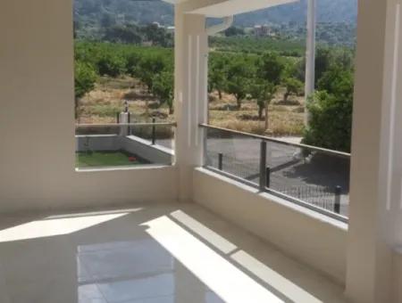 Özdere'de Denize Yakın Doğa Ve Deniz Manzaralı Satılık 6+1 Villa