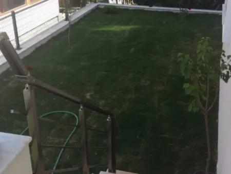 Özdere'de Denize Yakın Doğa Ve Deniz Manzaralı Satılık 6+1 Villa