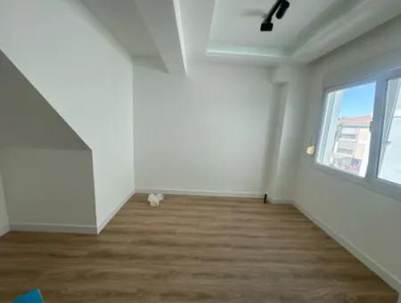 Seferihisar Sığacıkda Yaz Kış Oturuma Uygun Satılık 5+1 Daire Dublex