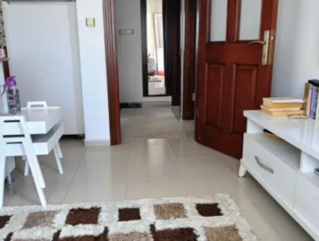 Seferihisar Ürkmezde Merkezi Konumda Deniz Tarafında Satılık 2+1 Daire
