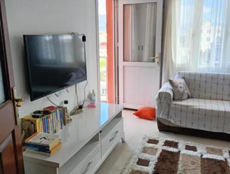 Seferihisar Ürkmezde Merkezi Konumda Deniz Tarafında Satılık 2+1 Daire