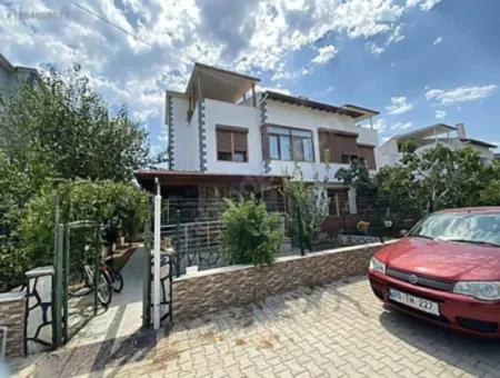 Seferihisar Doğanbey De Deniz Yürüme Mesafesinde Satılık 4+1 Villa