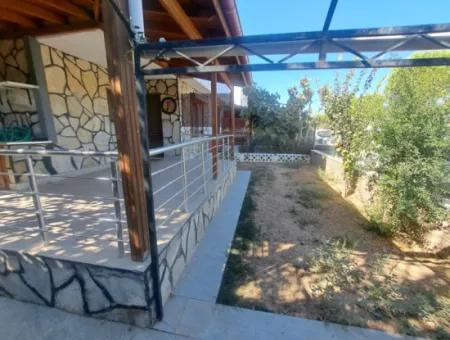 Seferihisar Doğanbey De Deniz Yürüme Mesafesinde Satılık 4+1 Villa