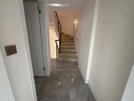 İzmir Menderes Gümüldürde Denize Yakın Satılık 3+1 Villa