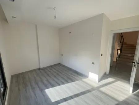 İzmir Menderes Gümüldürde Denize Yakın Satılık 3+1 Villa