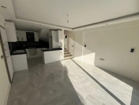 İzmir Menderes Gümüldürde Denize Yakın Satılık 3+1 Villa