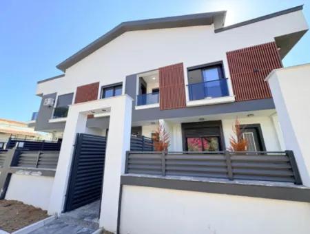 Özdere Ortamahalle'de Satılık Geniş Bahçeli Lüks 3+1 Villa
