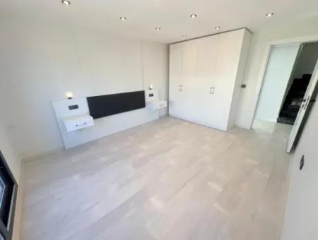 Özdere Ortamahalle'de Satılık Geniş Bahçeli Lüks 3+1 Villa
