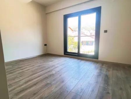 Özderede Çerşı Merkezinde Ön Cephe Oturuma Hazır Satılık 3+1 Villa!!