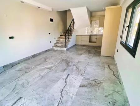 Özderede Çerşı Merkezinde Ön Cephe Oturuma Hazır Satılık 3+1 Villa!!