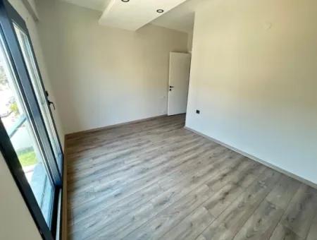 Özderede Çerşı Merkezinde Ön Cephe Oturuma Hazır Satılık 3+1 Villa!!