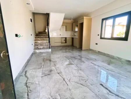 Özderede Çerşı Merkezinde Ön Cephe Oturuma Hazır Satılık 3+1 Villa!!