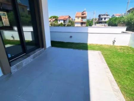 Özderede Çerşı Merkezinde Ön Cephe Oturuma Hazır Satılık 3+1 Villa!!
