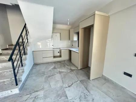 Özderede Çerşı Merkezinde Ön Cephe Oturuma Hazır Satılık 3+1 Villa!!
