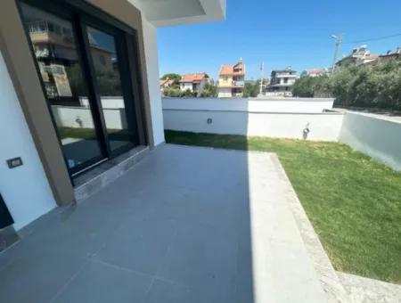 Özderede Çerşı Merkezinde Ön Cephe Oturuma Hazır Satılık 3+1 Villa!!