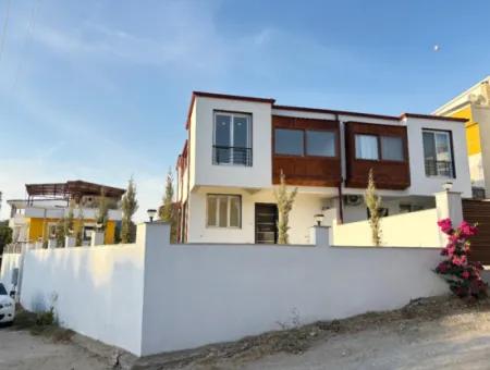 Doğanbey Payamlı Da Geniş Bahçeli Sıfır 3+1 Satılık Villa