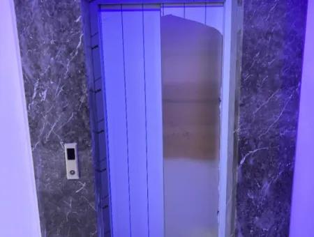 Seferihisar Ürkmez'de Ayrı Mutfak 130 M² 3+1 Asansörlü Satılık Daire