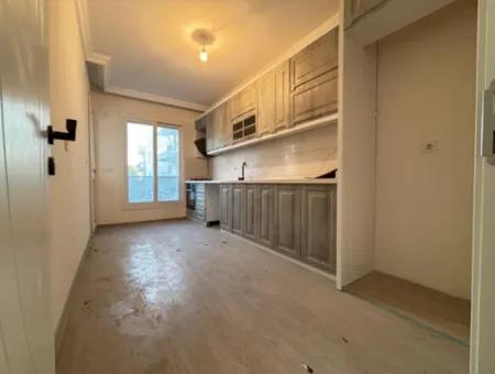 Seferihisar Ürkmez'de Ayrı Mutfak 130 M² 3+1 Asansörlü Satılık Daire