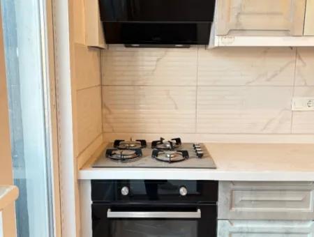 Seferihisar Ürkmez'de Ayrı Mutfak 130 M² 3+1 Asansörlü Satılık Daire