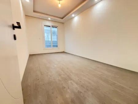 Seferihisar Ürkmez'de Ayrı Mutfak 130 M² 3+1 Asansörlü Satılık Daire
