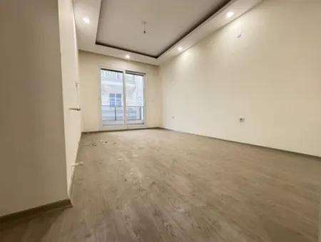 Seferihisar Ürkmez'de Ayrı Mutfak 130 M² 3+1 Asansörlü Satılık Daire