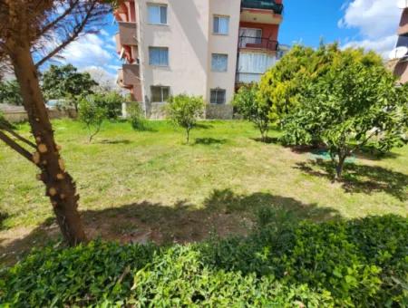 Seferihisar Ürkmez De  Şehir Merkezinde Asansör Ara Kat Satılık 3+1 Daire