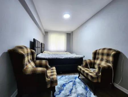 Seferihisar Ürkmez De  Şehir Merkezinde Asansör Ara Kat Satılık 3+1 Daire