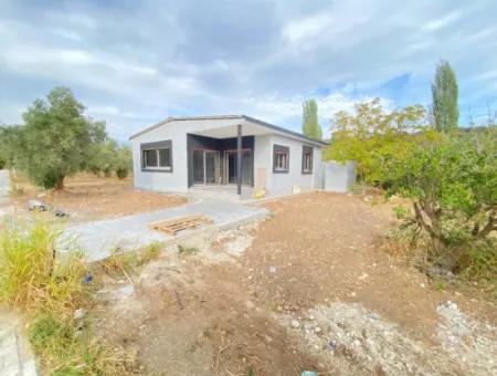 Kavakderede 250 Mt Arsa İçersinde Tek Müstakil Bahçeli Satılık 2+1 Ev