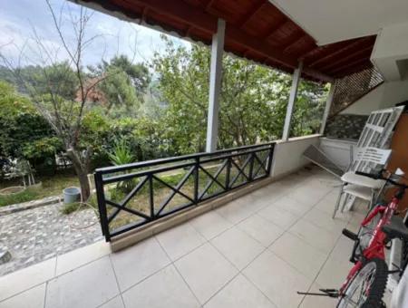  Özdere Merkezde Bahçeli Satılık 3+1 Villa;