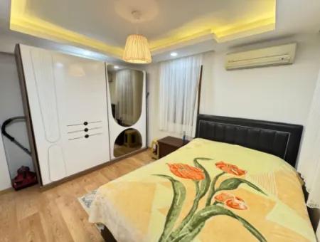 Gümüldür De Denize 50Mt Eşyalı Geneş Bahçeli Satılık 5+1 Villa