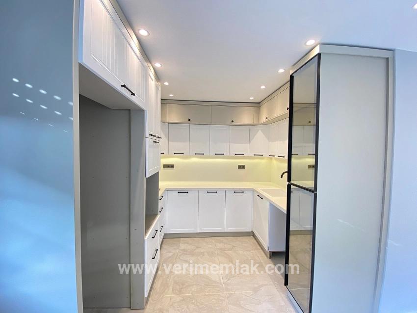 Seferihisar Ürkmez Mersin Alanı Mah. Satılık 3+1 Villa - 177 m²