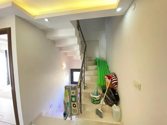 Seferihisar Mersin Alanı Mh. Deniz Manzaralı Bahçeli Satılık 3+1 Villa